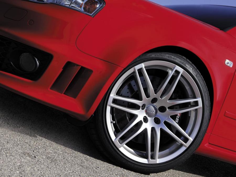 Колеса Audi RS4 Sedan (B7, 8E) 2005 года  (фото 34 из 48)